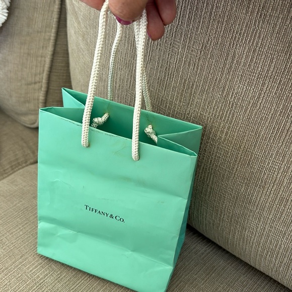 Tiffany authentic gift box with empty black Tiffany & Co. suede ring box w bag. - Picture 10 of 13